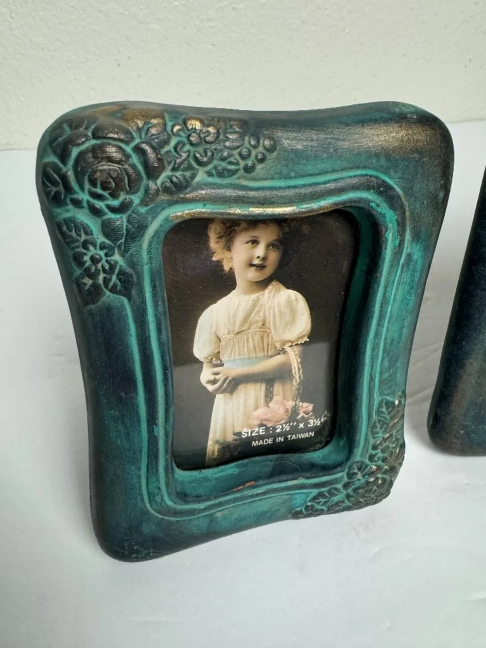 MEICO Verdigris Floral Picture Frame 2pc Rustic Patina Tabletop Photo Frame Hand
